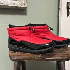 Sporto Tracy Red and Black Pull-On Waterproof Winter Sneaker Boots